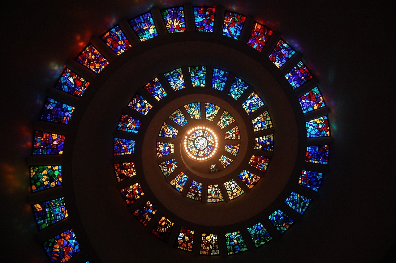 Stained Glass Spiral Circle Pattern  - msandersmusic / Pixabay